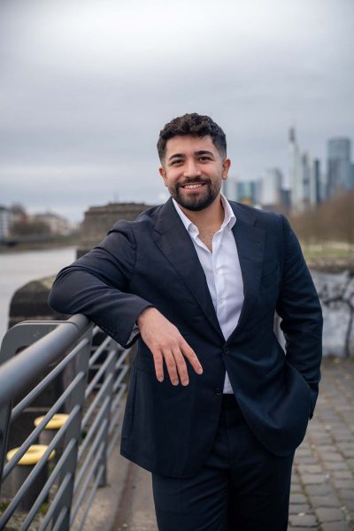 Moon Club Coin MoonClub Moon Club Logo Moon Club Mit Krypto Geld verdienen Krypto Kurs Krypto Akademie Navid Coach